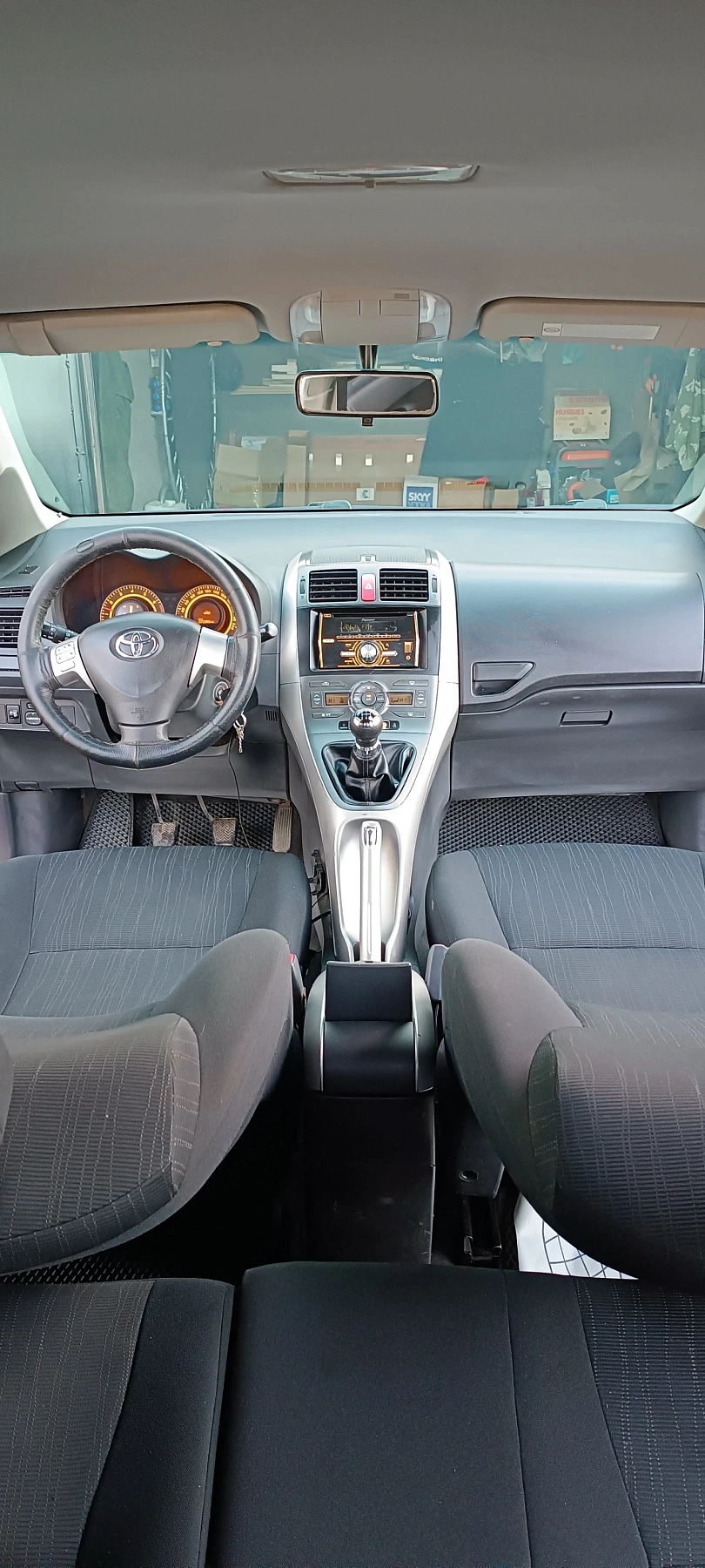 Toyota Auris, 2008г., передний привод, механика