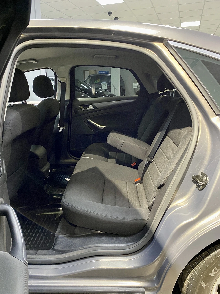 Ford Mondeo, 2012г., передний привод, робот