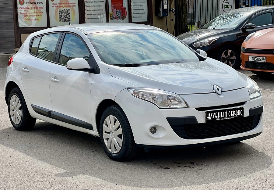 Renault Megane, 2012г., передний привод, механика