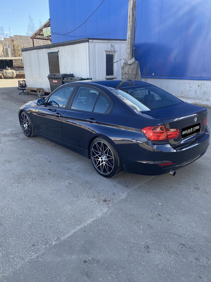 BMW 3 серии, 2013г., задний привод, автомат