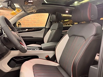 Volkswagen Teramont, 2025г, полный привод, робот