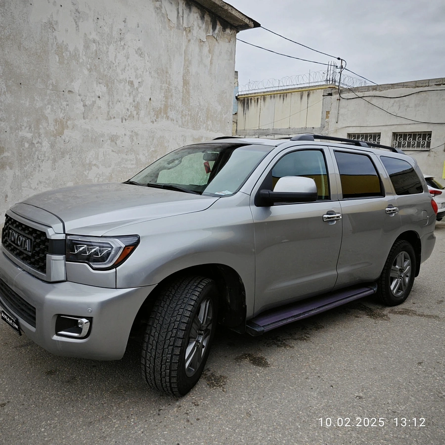 Toyota Sequoia, 2008г., полный привод, автомат