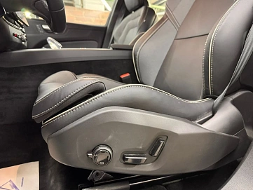 Volvo XC60, 2025г, полный привод, автомат