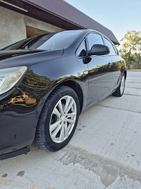 Opel Astra, 2010г, передний привод, автомат