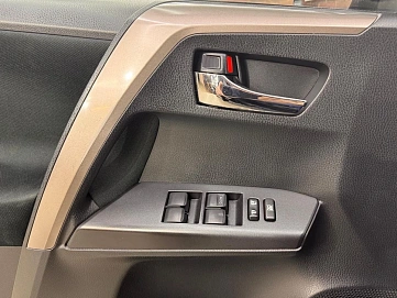Toyota RAV4, 2018г, передний привод, вариатор