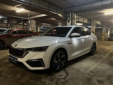 Skoda Octavia, 2023г, передний привод, робот