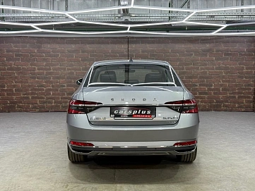 Skoda Superb, 2025г, передний привод, робот