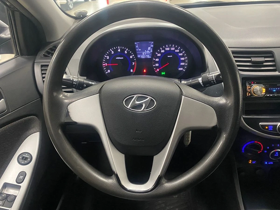 Hyundai Solaris, 2013г., передний привод, механика
