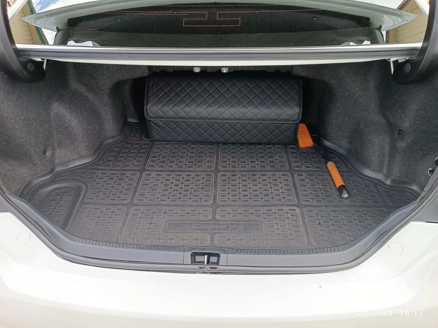 Toyota Camry, 2014г., передний привод, автомат