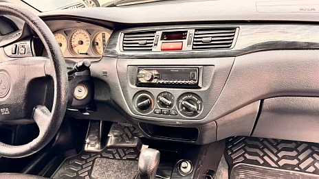 Mitsubishi Lancer, 2005г, передний привод, механика