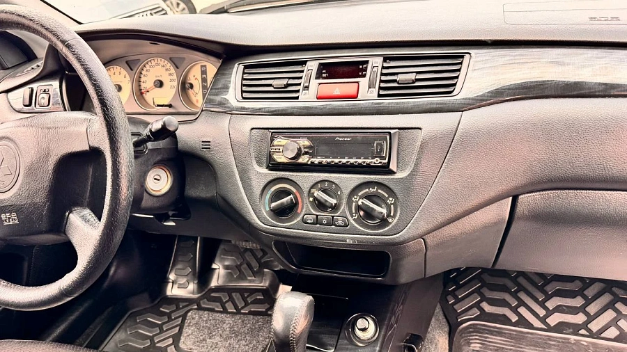 Mitsubishi Lancer, 2005г., передний привод, механика