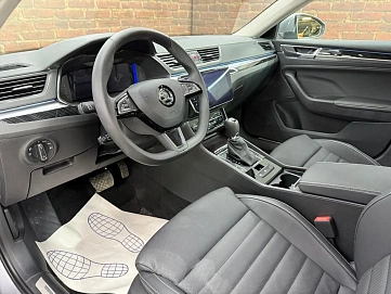 Skoda Superb, 2025г, передний привод, робот