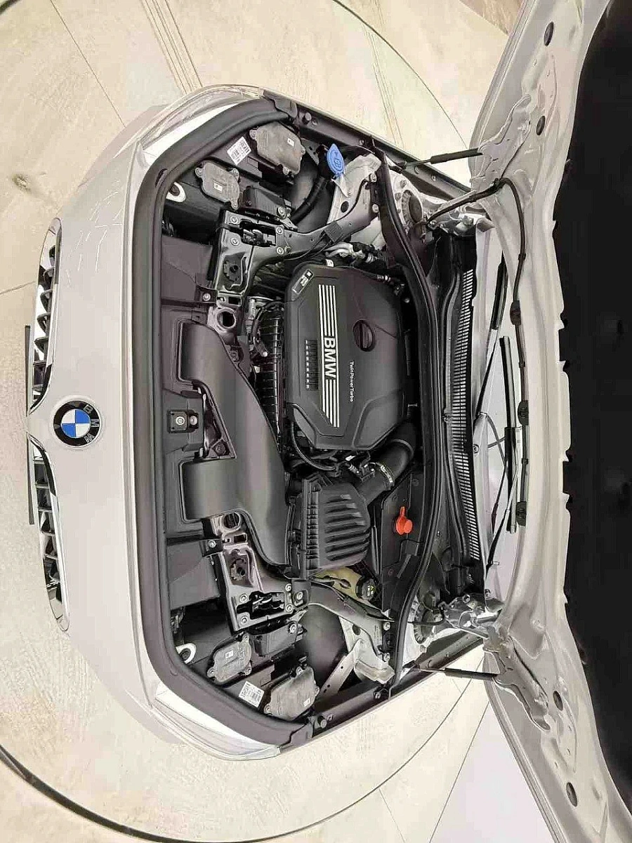 BMW 1 серии, 2022г., передний привод, робот