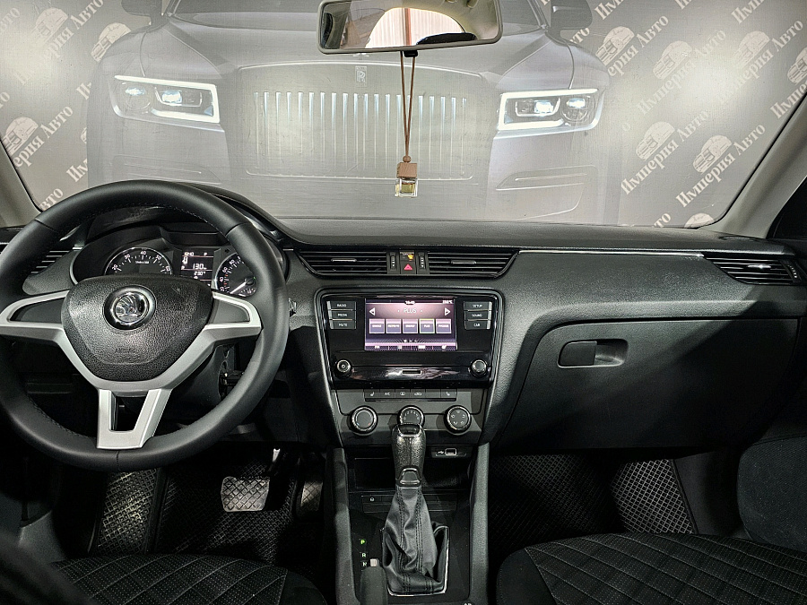Skoda Octavia, 2018г., передний привод, автомат