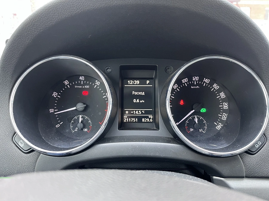 Skoda Yeti, 2012г., полный привод, робот