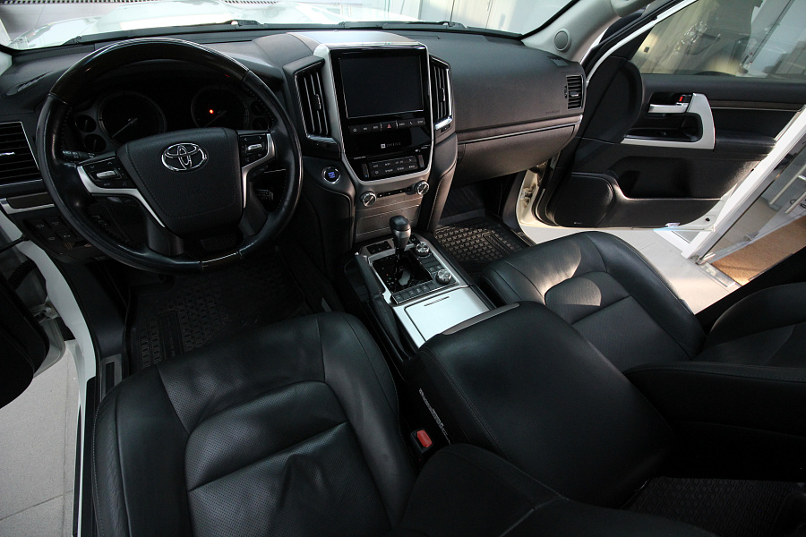 Toyota Land Cruiser, 2019г., полный привод, автомат