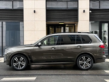 BMW X7, 2023г, полный привод, автомат