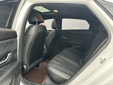 Hyundai Elantra, 2022г, передний привод, вариатор