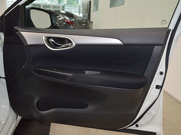 Nissan Sentra, 2015г, передний привод, вариатор