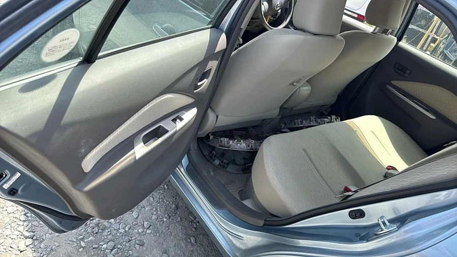 Toyota Belta, 2010г., передний привод, вариатор