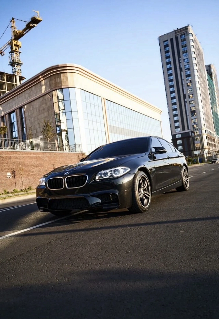 BMW 5 серии, 2015г., задний привод, автомат