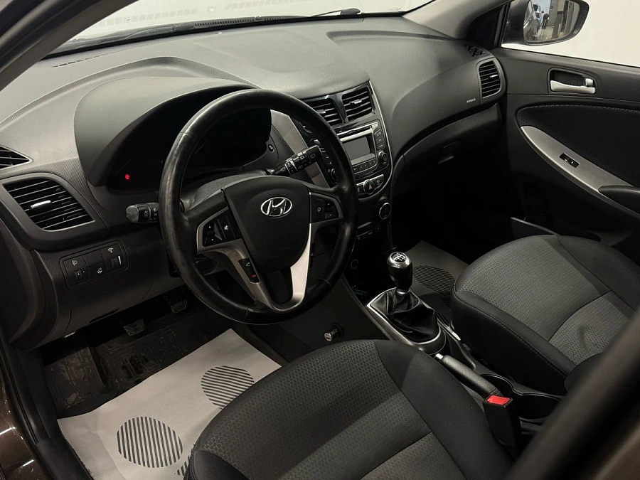 Hyundai Solaris, 2014г., передний привод, механика