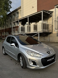 Peugeot 308, 2011г, передний привод, автомат