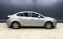 Opel Astra, 2013г., передний привод, автомат