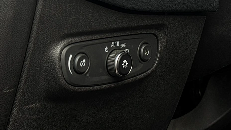 Chevrolet Equinox, 2019г., передний привод, автомат
