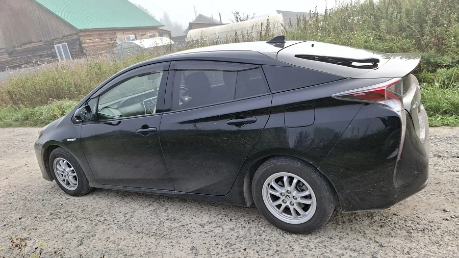 Toyota Prius, 2018г., передний привод, автомат