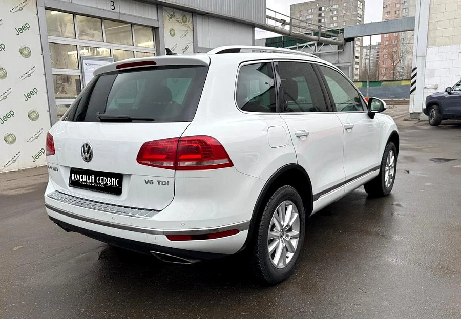 Volkswagen Touareg, 2017г., полный привод, автомат