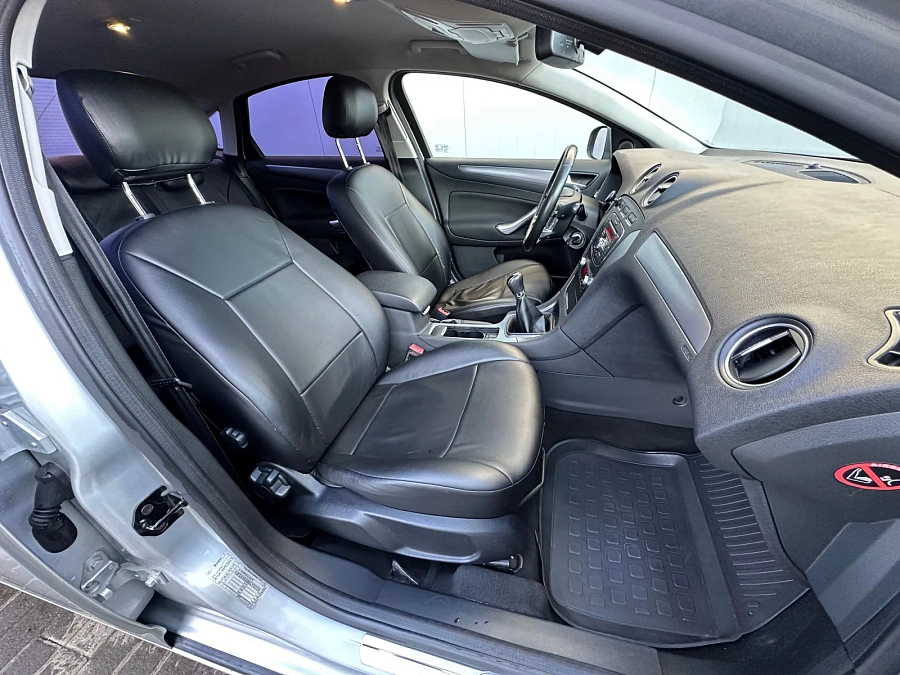 Ford Mondeo, 2012г., передний привод, механика