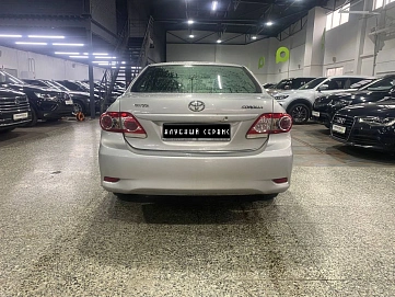 Toyota Corolla, 2010г, передний привод, механика