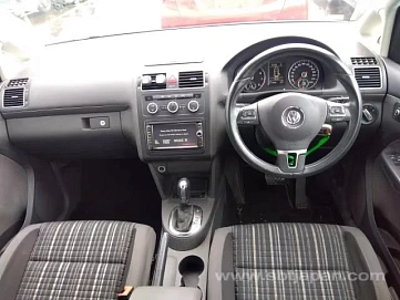 Volkswagen Touran, 2012г, передний привод, робот