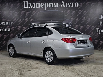 Hyundai Elantra, 2009г, передний привод, автомат