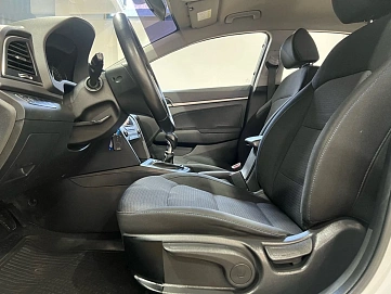 Hyundai Elantra, 2018г, передний привод, механика