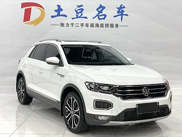 Volkswagen T-Roc, 2022г, полный привод, робот