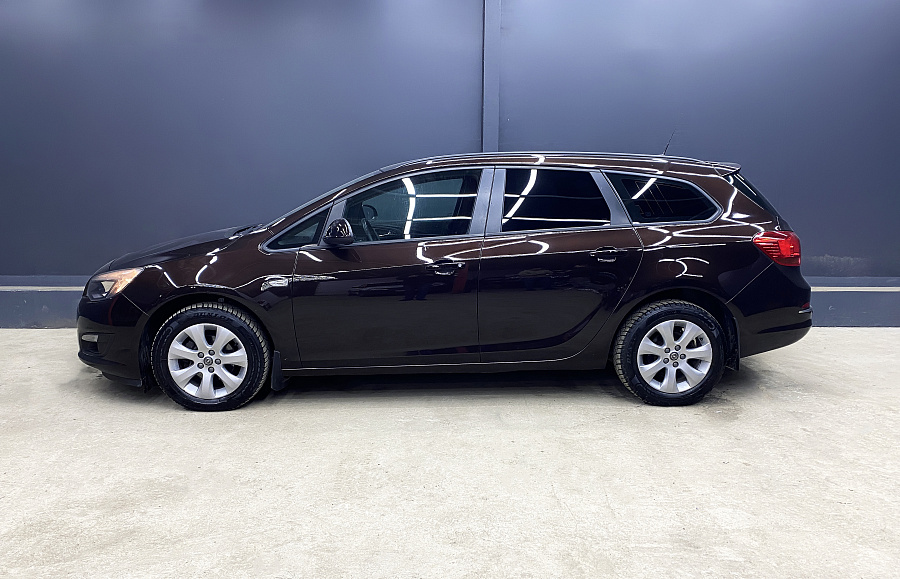 Opel Astra, 2014г., передний привод, автомат