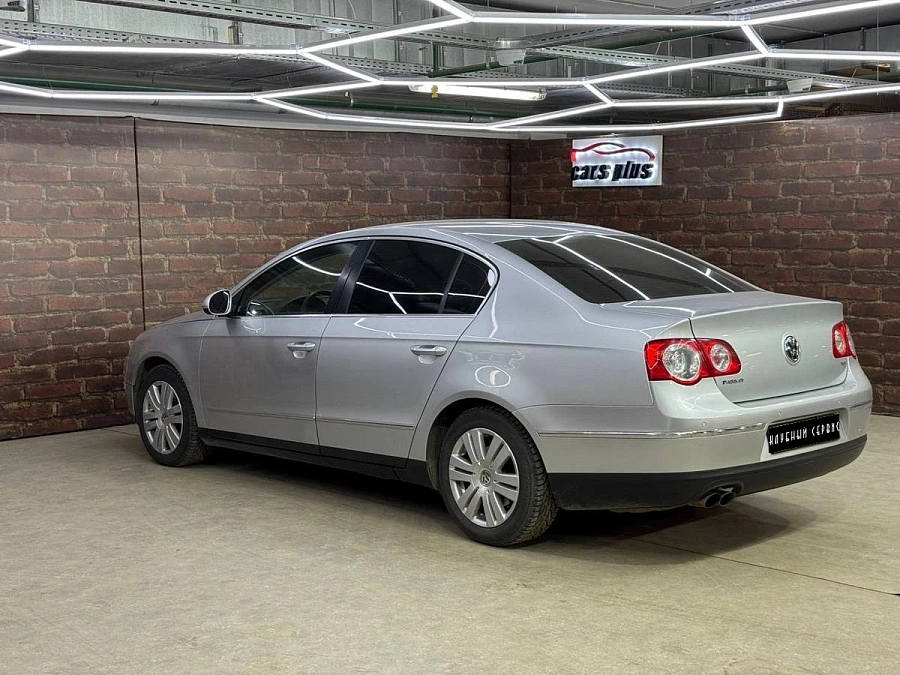 Volkswagen Passat, 2009г., передний привод, робот