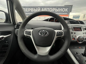 Toyota Verso, 2011г, передний привод, автомат