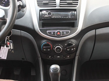 Hyundai Solaris, 2012г, передний привод, механика