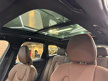Volvo XC60, 2024г, полный привод, автомат