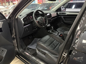 Volkswagen Tayron, 2021г, передний привод, робот