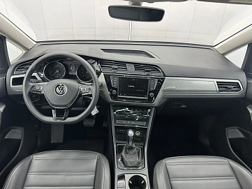 Volkswagen Touran, 2021г, передний привод, робот