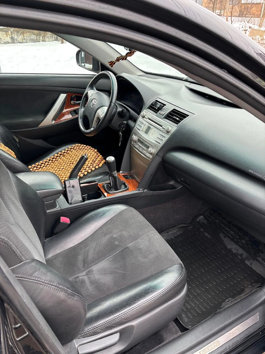 Toyota Camry, 2010г., передний привод, механика