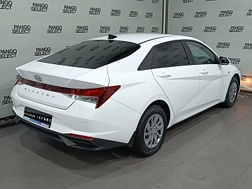 Hyundai Elantra, 2022г, передний привод, механика