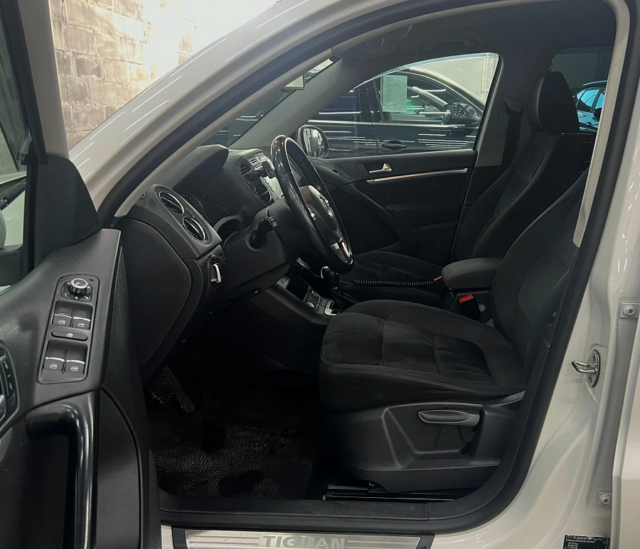 Volkswagen Tiguan, 2013г., полный привод, автомат