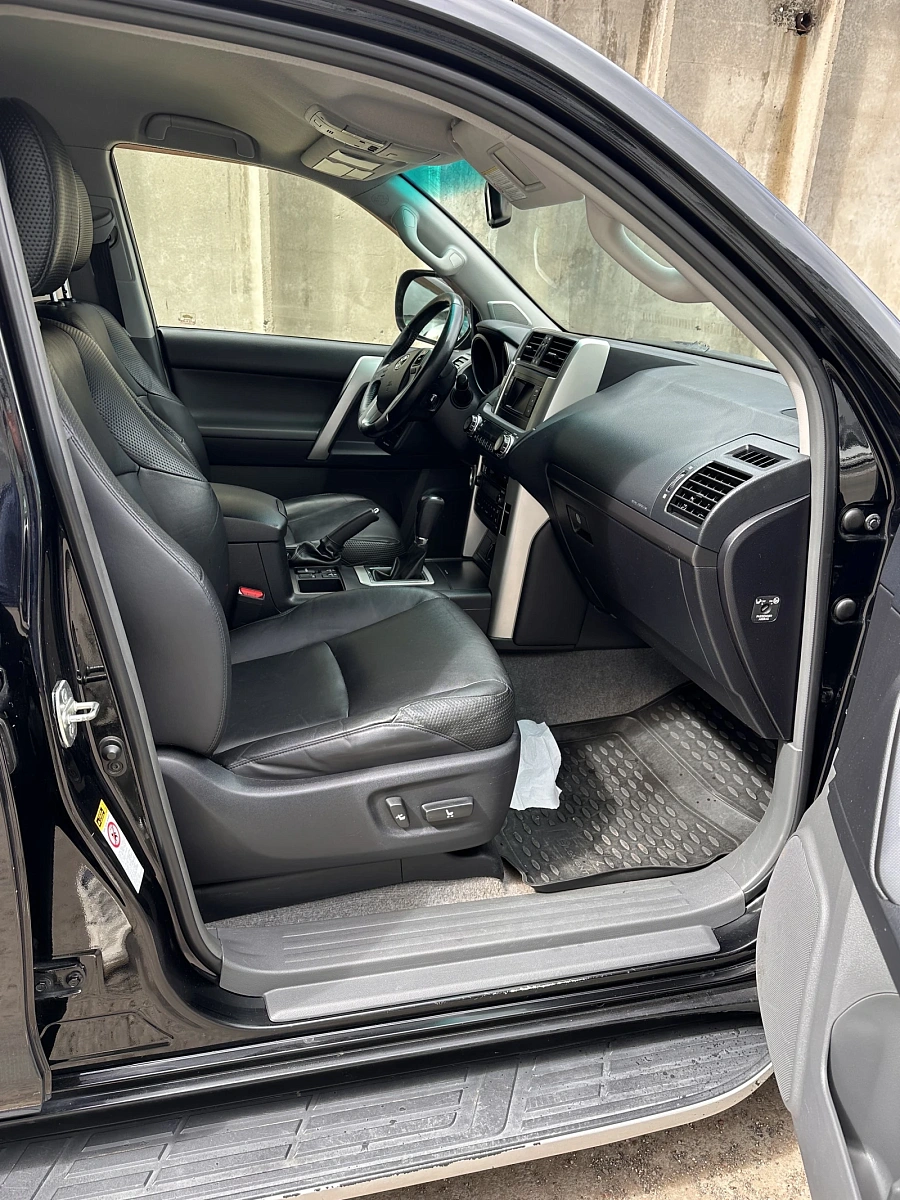 Toyota Land Cruiser Prado, 2010г., полный привод, автомат