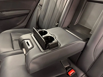 Audi , 2025г., полный привод, робот