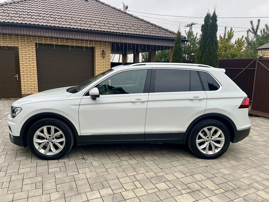 Volkswagen Tiguan, 2019г., полный привод, робот